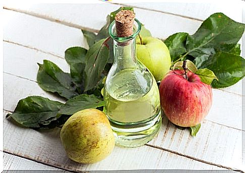 Vinegar to fight against lice.