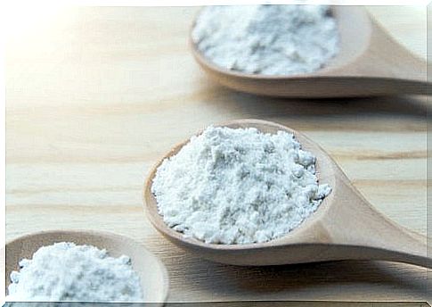 baking soda to degrease kitchen furniture