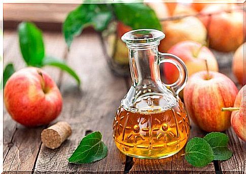 apple cider vinegar to degrease kitchen furniture