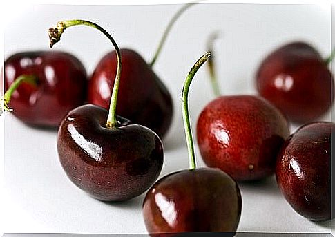 Cherries help burn belly fat