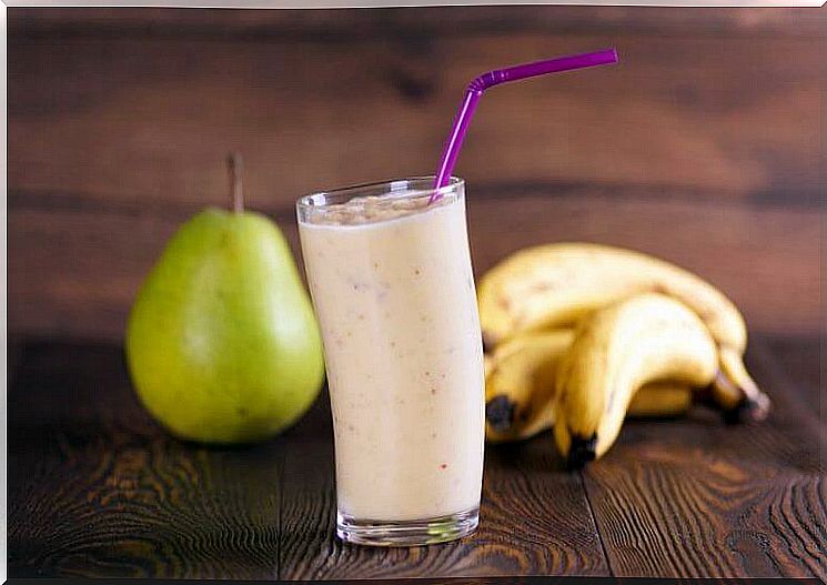 Banana and pear smoothie 