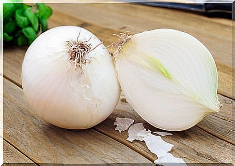 Raw onions.