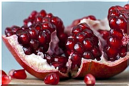 cut pomegranate