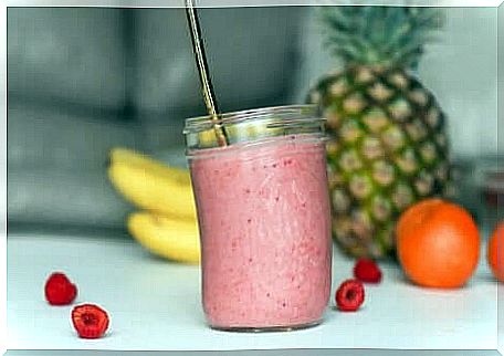 Red berry smoothie. 