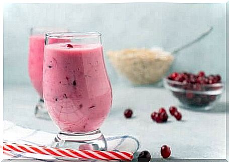 Currant smoothies. 