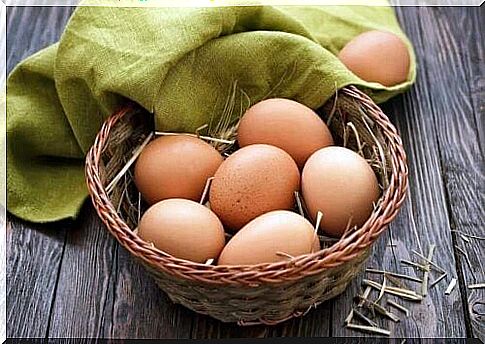 A basket with eggs.