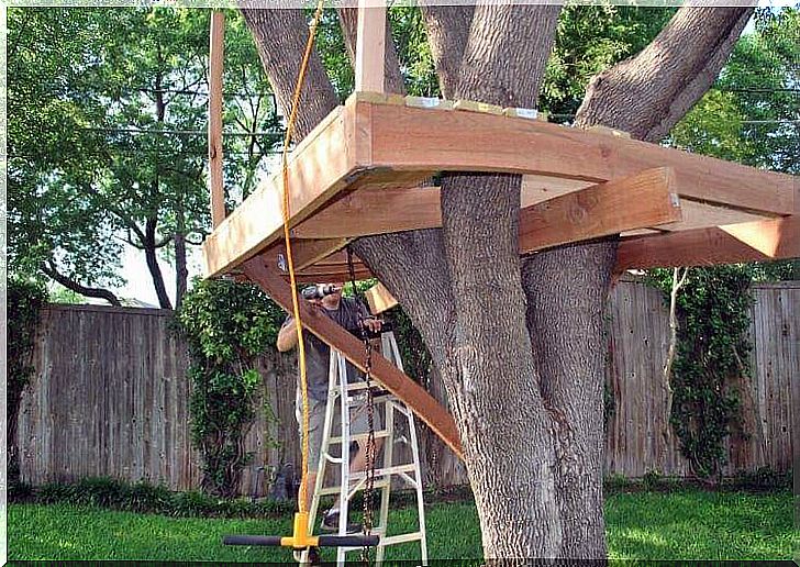 building the tree house for your child