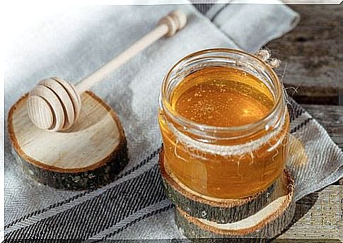 The benefits of garlic honey for the lungs.