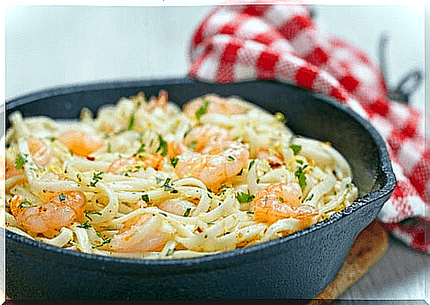 Discover a delicious pasta recipe with shrimp and lemon